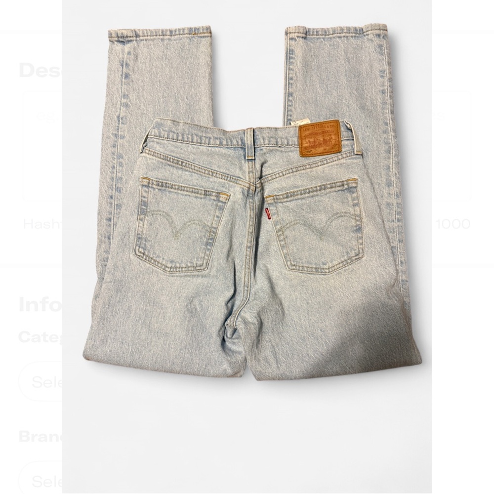 NWOT**** Women’s Premium Levi 501 Jeans Retail: $110 - Picture 2 of 7